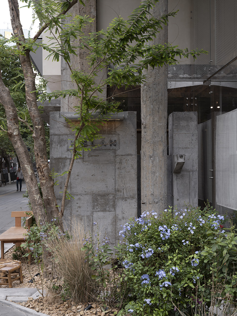 MSLAN corner 服装店丨中国厦门丨退化建筑-9