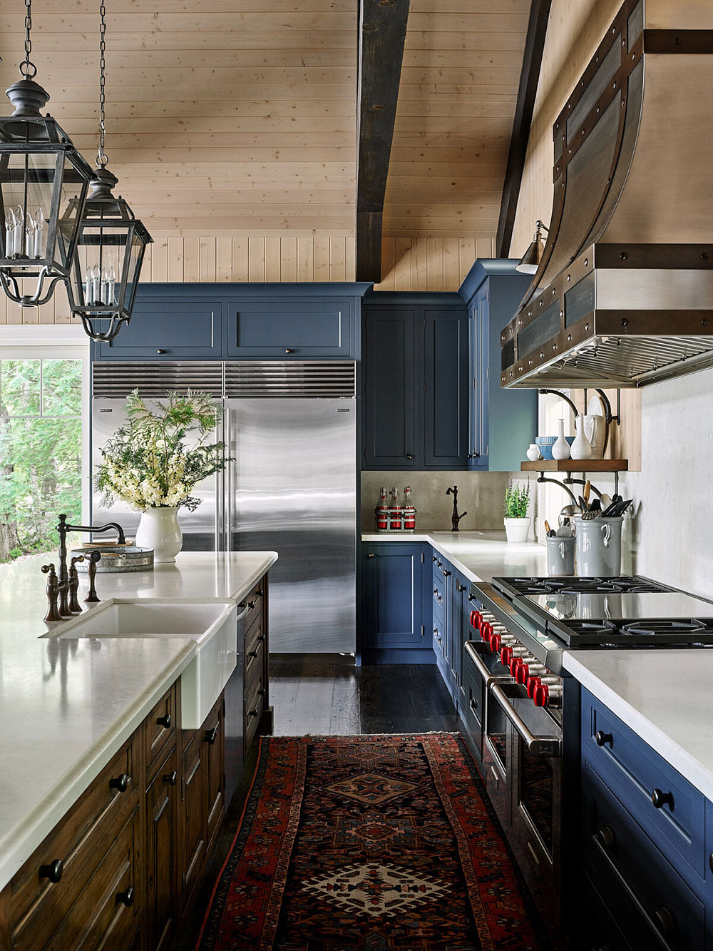 加拿大温馨湖畔别墅 | 蓝色厨房与精美纺织艺术-6
