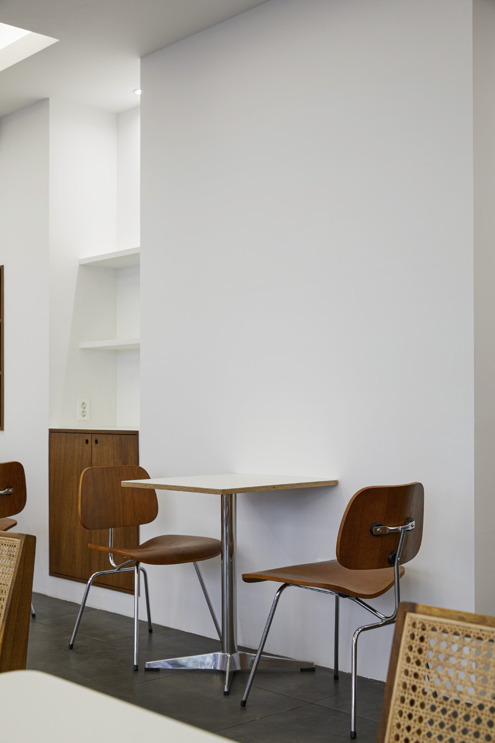 20 平米温馨咖啡馆设计，简约风格的魅力-11