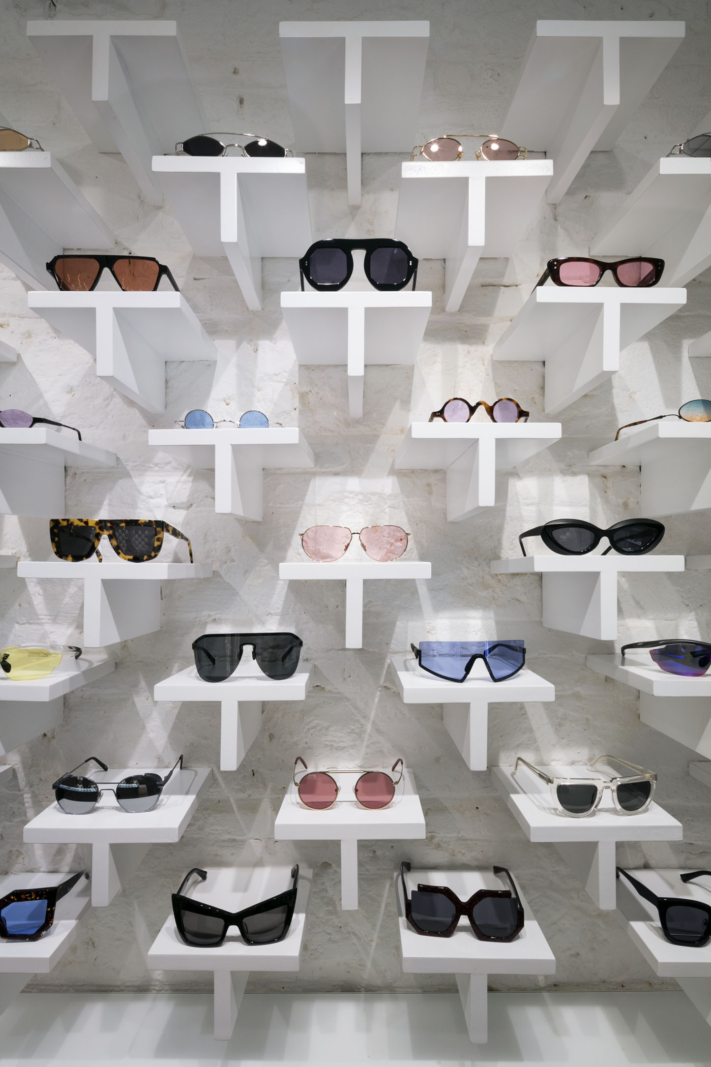 历史与现代交融的意大利眼镜店设计-9