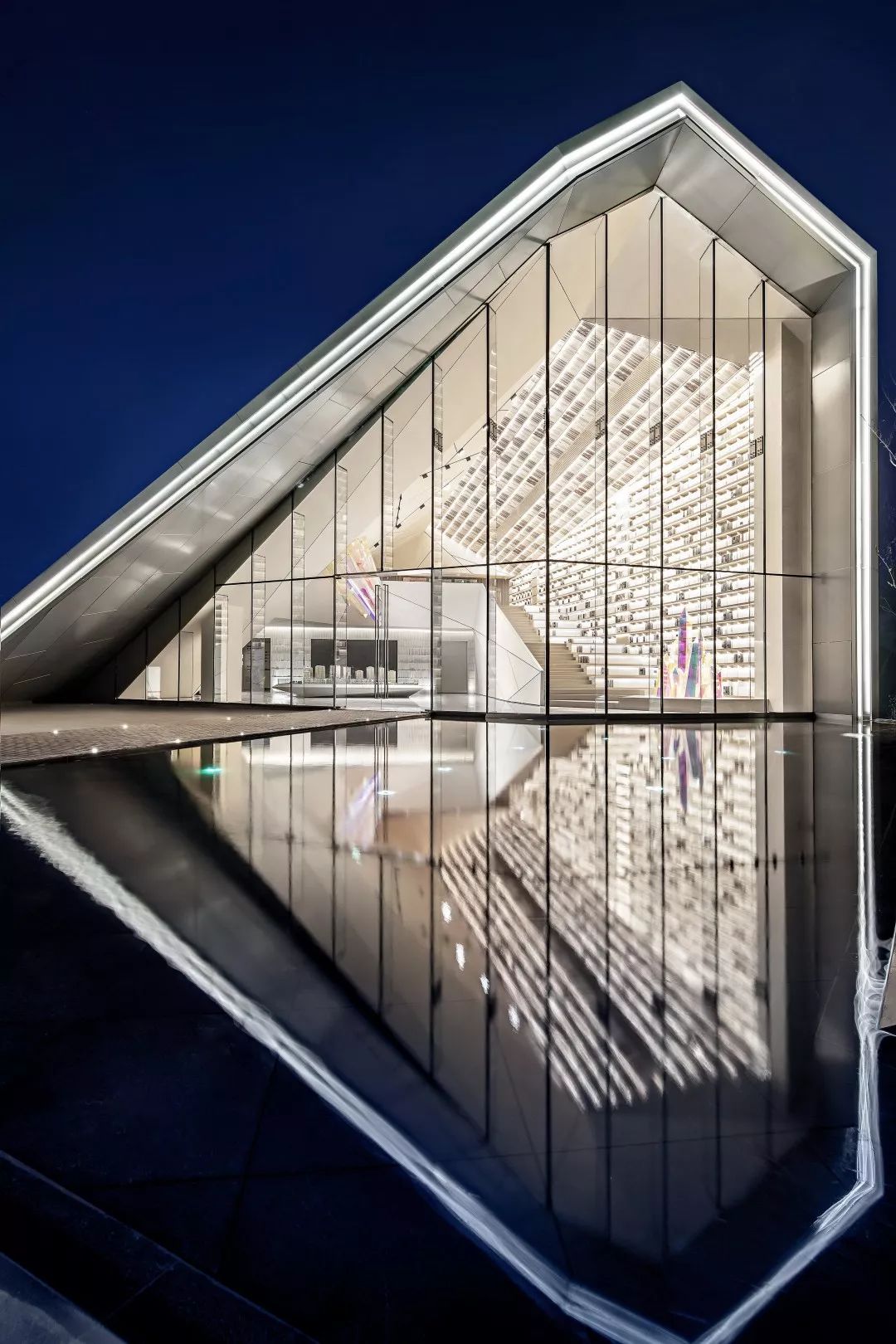 南昌旭辉宸悦江语院销售中心——活力水晶炫彩空间  矩阵纵横-0