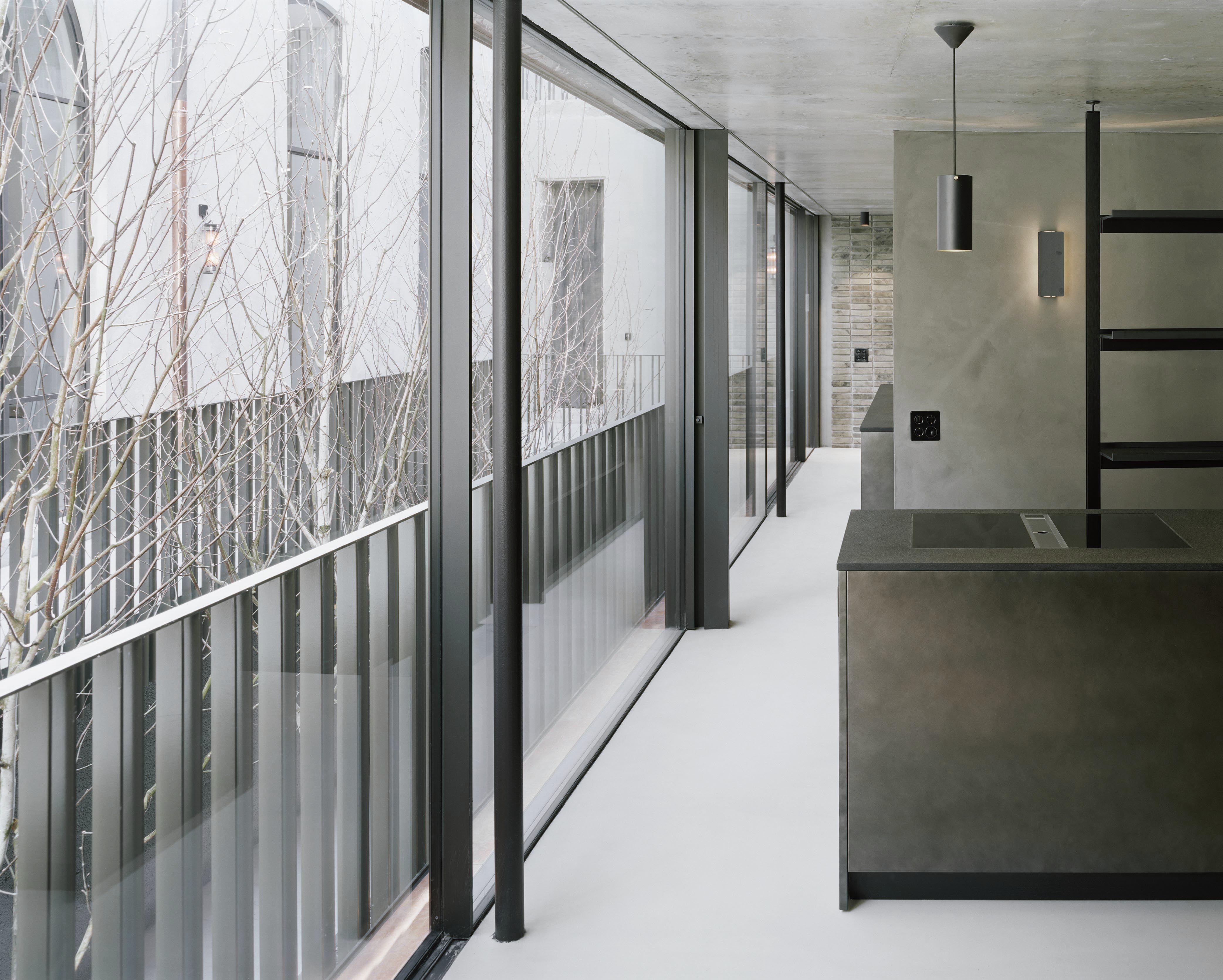 废弃庭院重生，库珀屋顶点亮现代空间-13