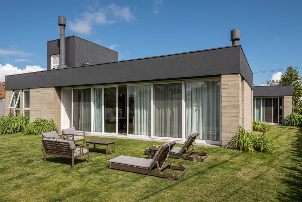 巴西简约住宅设计,展现混凝土与光影之美-29