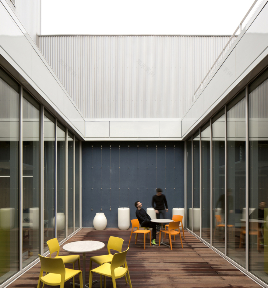 巴黎郊外的前储藏室改造办公室-29