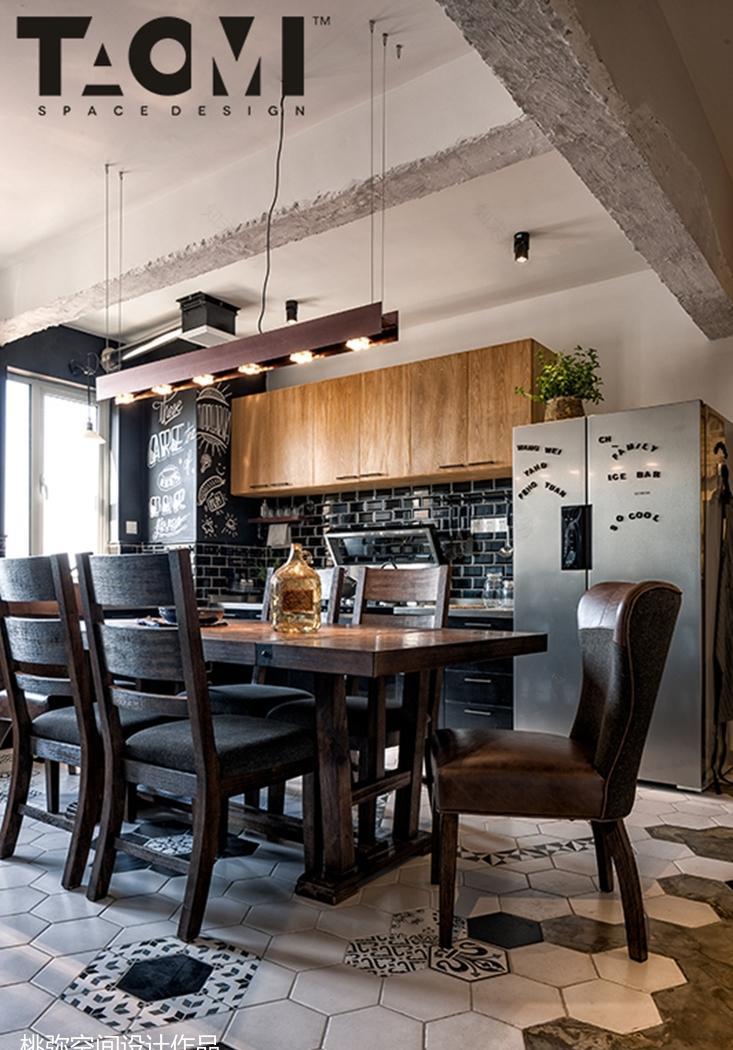 桃弥设计 | 工业风平层住宅,灵活布局与复古元素完美融合-16