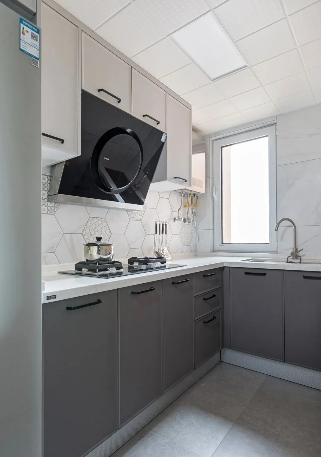 120 平现代简约三口之家,儿童房空间利用高-12