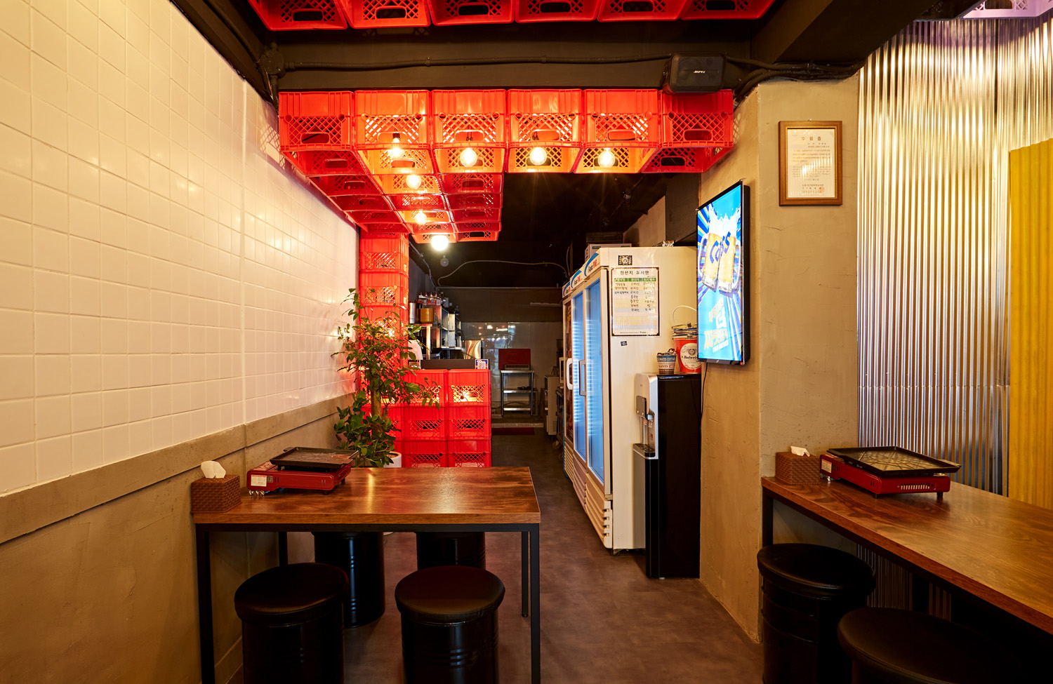 韩国 Inteirie 餐厅 | 色彩斑斓的极简主义设计-9