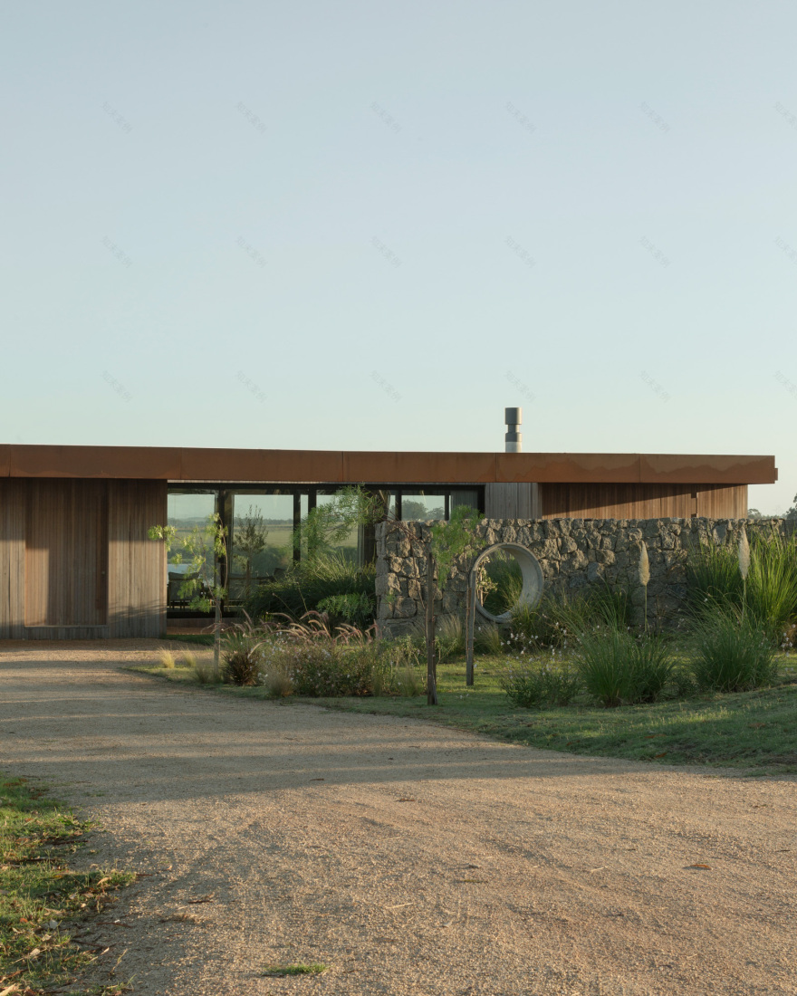 首相府丨乌拉圭丨VDV ARQ-30