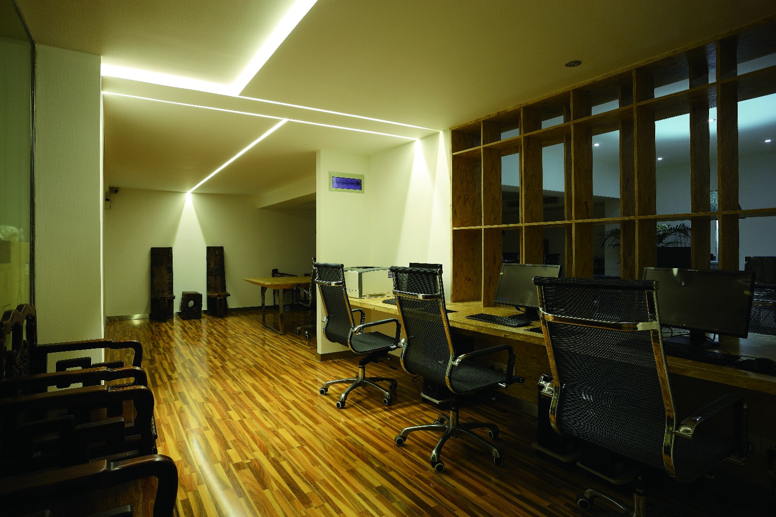 成都时代晶科名苑创意工作室 | 功能导向,花园交流空间-8