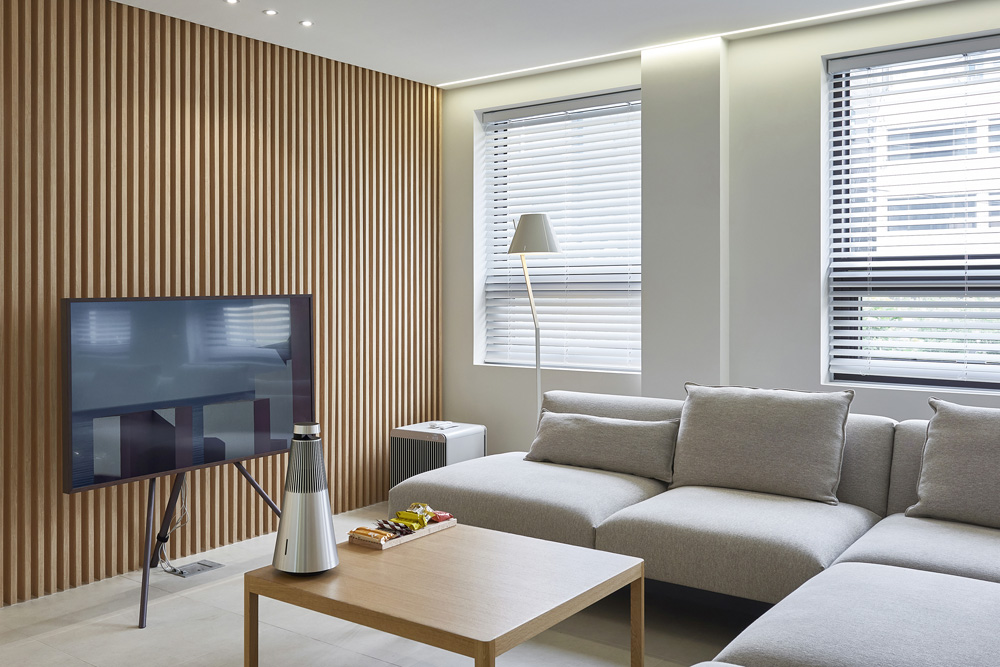 白色与木色，打造高级办公室空间-6