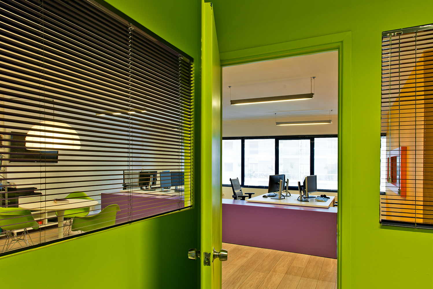 Softomotive 软件公司办公室翻新-21