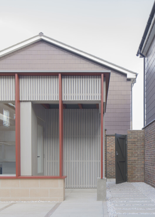 pirouette 有(芭蕾舞)单脚尖旋转的意思,house 是房子房屋,结合起来可译为旋转之屋丨英国丨Artefact Studio-9