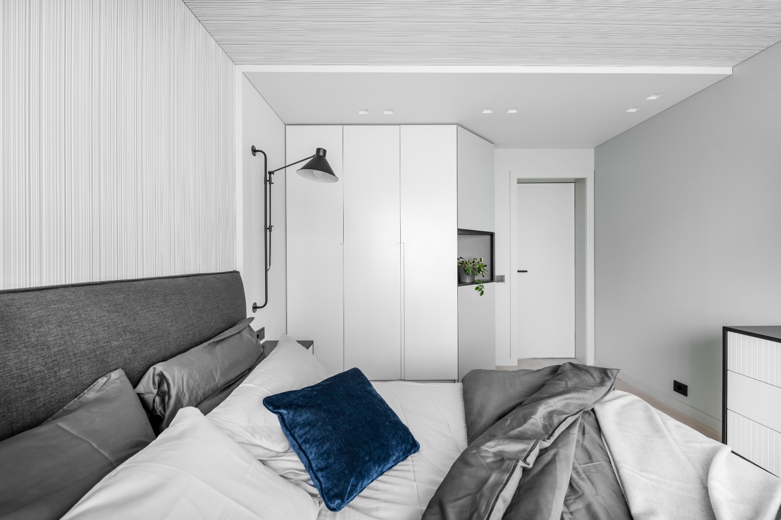 明亮清新小宅设计 | Me2 Architects 打造极简绿蓝空间-10