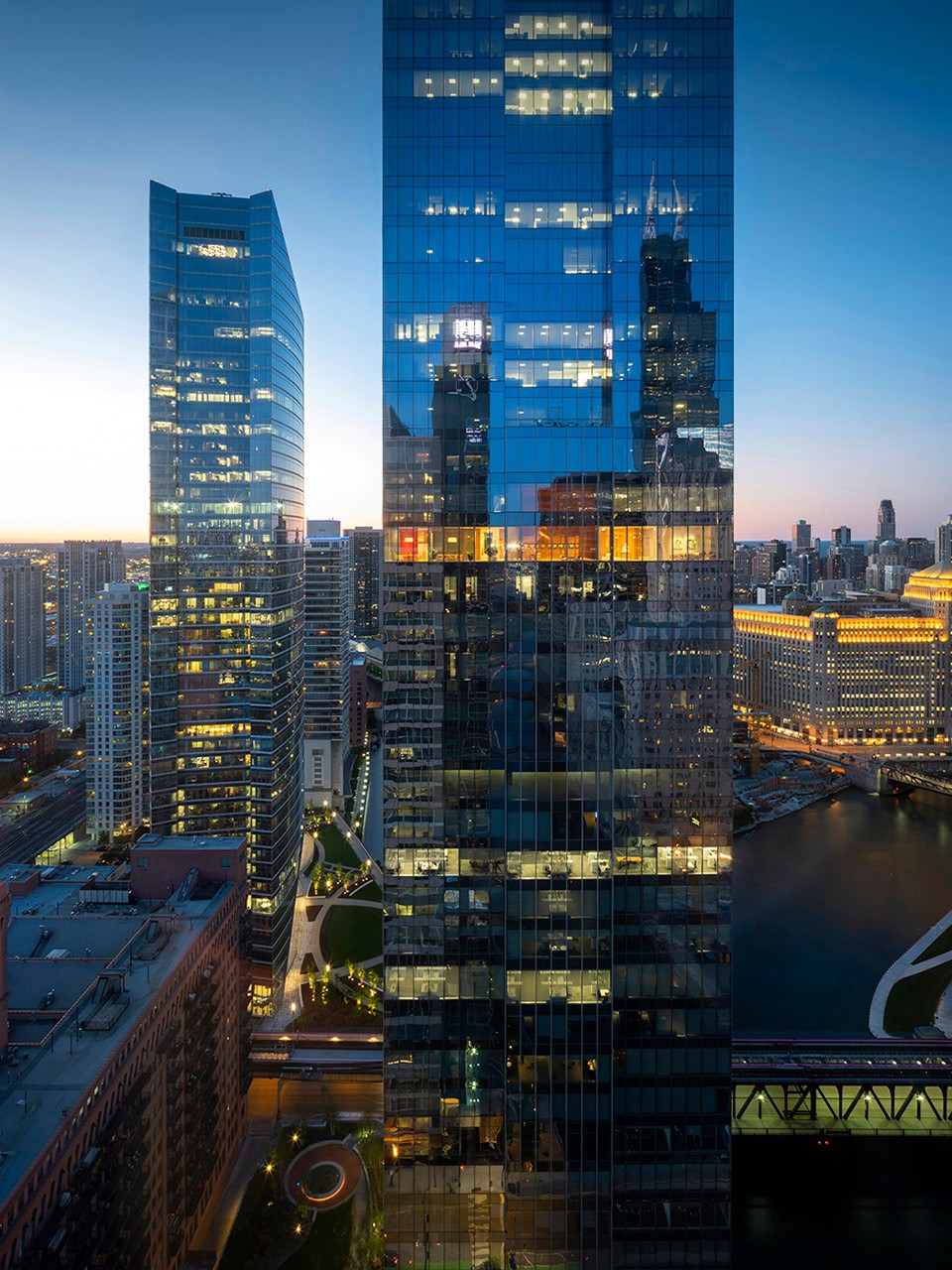 芝加哥摩天楼中的艺术与自然交融-36
