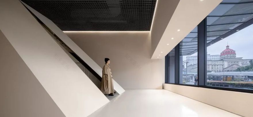 SND买手店,中轴线的布局、教堂式的建筑形制、中心点的“里程碑”-10