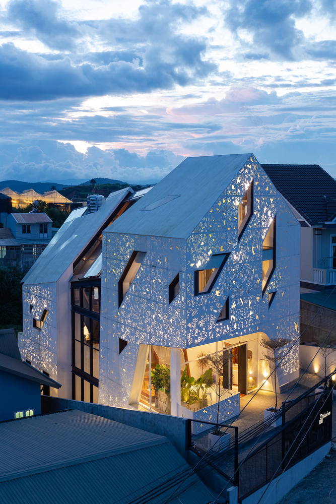 梦幻之地·越南岘港的白钢建筑民宿-37