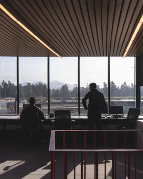 智利 San Francisco de Mostazal 重量控制广场丨Bastias Cardemil Arquitectos