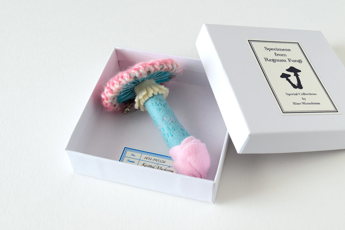 日本 Osaka 展览馆“标本王国”展示独特编织蘑菇胸针-22