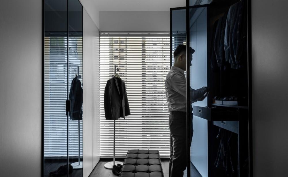 FunHouse 方室设计丨平层丨温暖地闯入 | 壁炉装点黑白质感空间-45