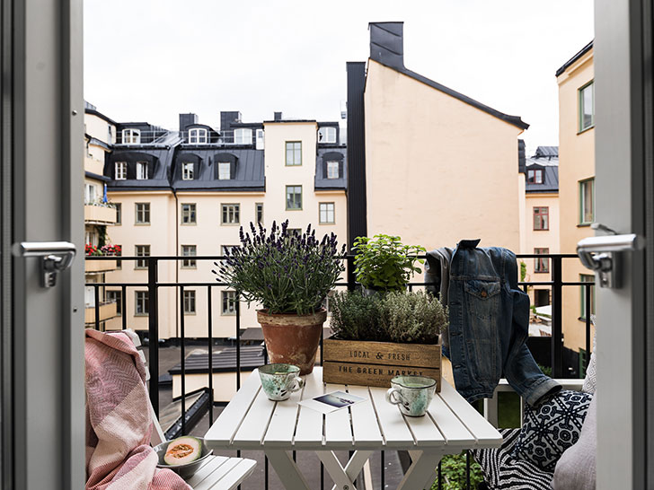 瑞典小公寓的层叠卧室设计-19