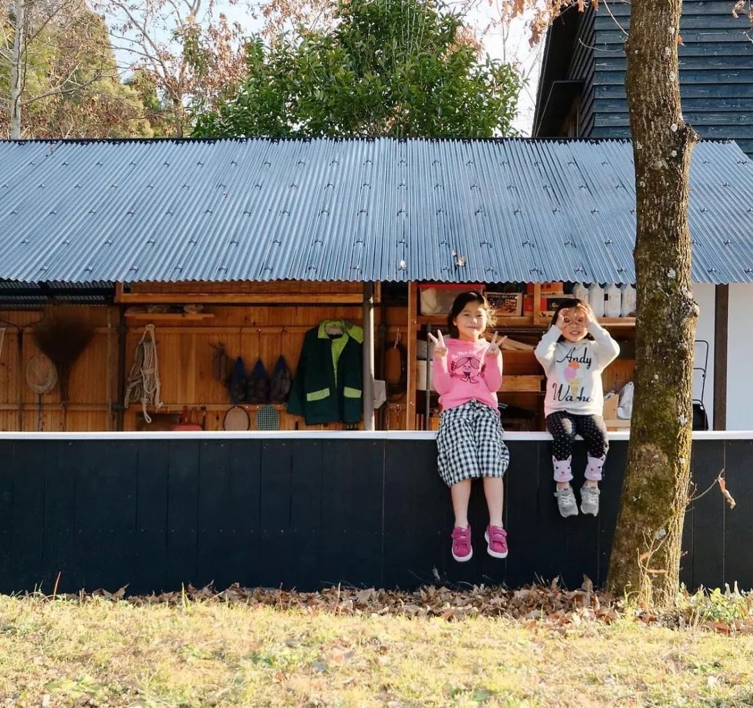 三胎家庭住进深山10年，人均6㎡卧室，却坐拥整片山林-132