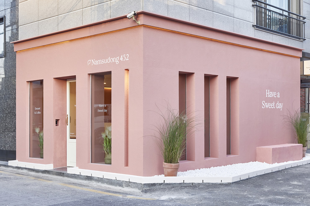 13 坪水原咖啡厅，粉红外观点亮空间设计-2