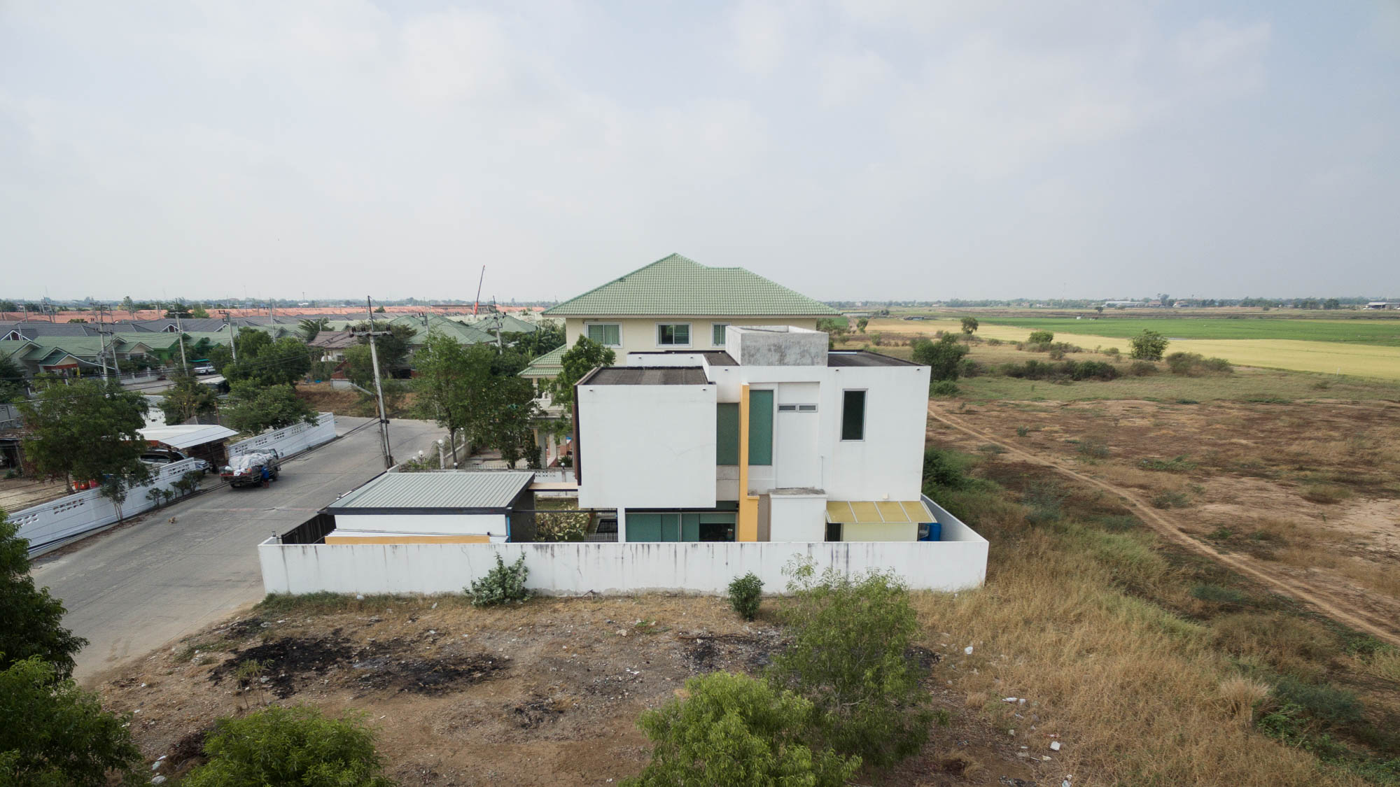 泰国曼谷大城府住宅 | 现代简约与传统融合-17