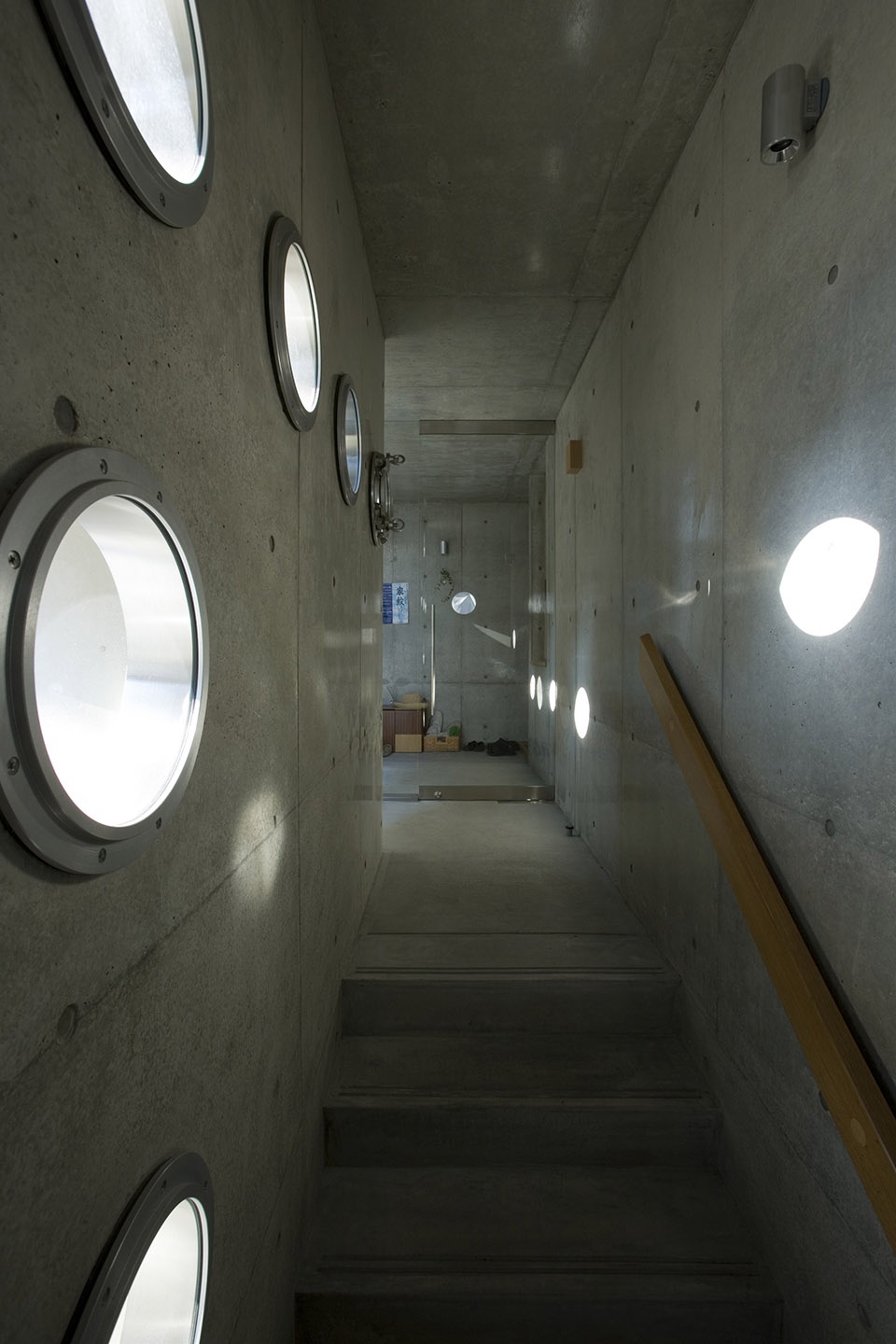 京都 MON 工作坊及住宅 | 十字孔洞的光影游戏-28