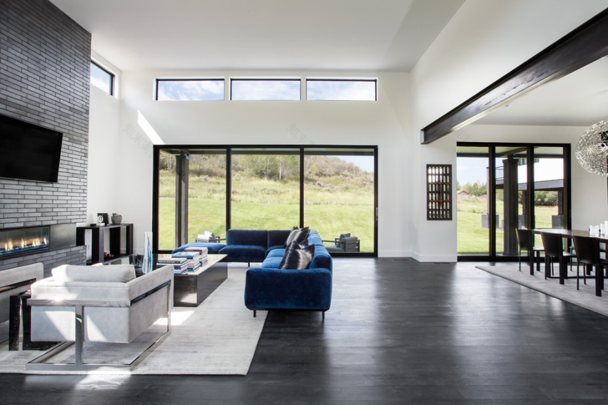 现代白色谷仓家居——公园城松树湾的私人住宅-19