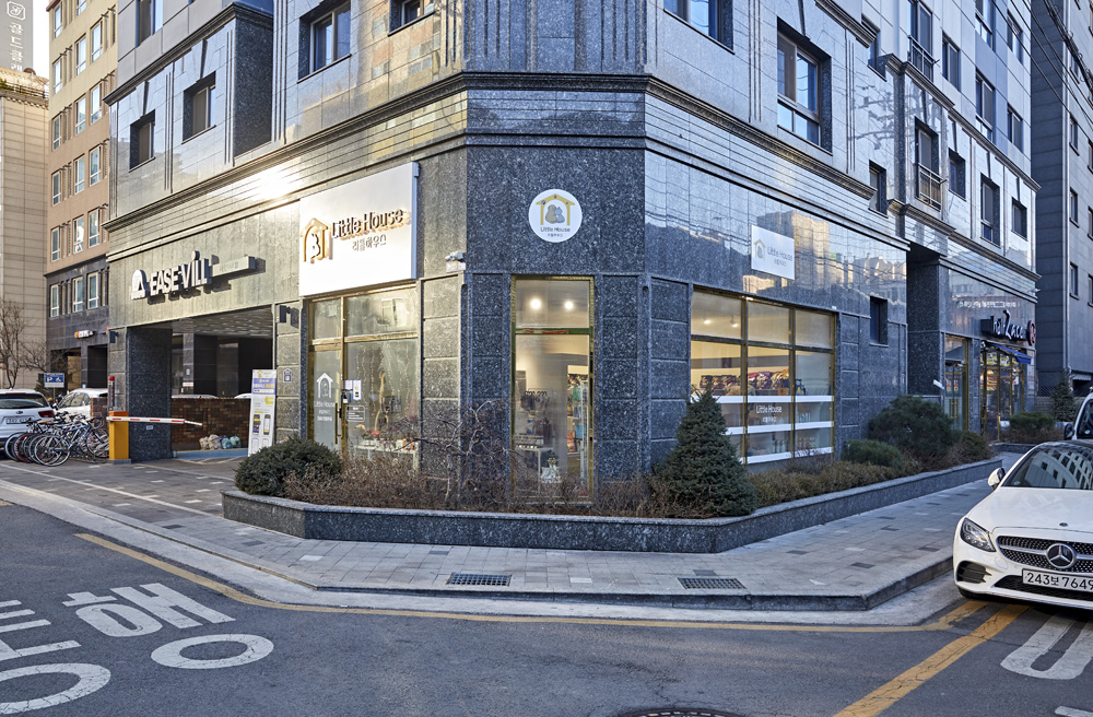 极简白调 | Little House 的明亮内饰设计-2