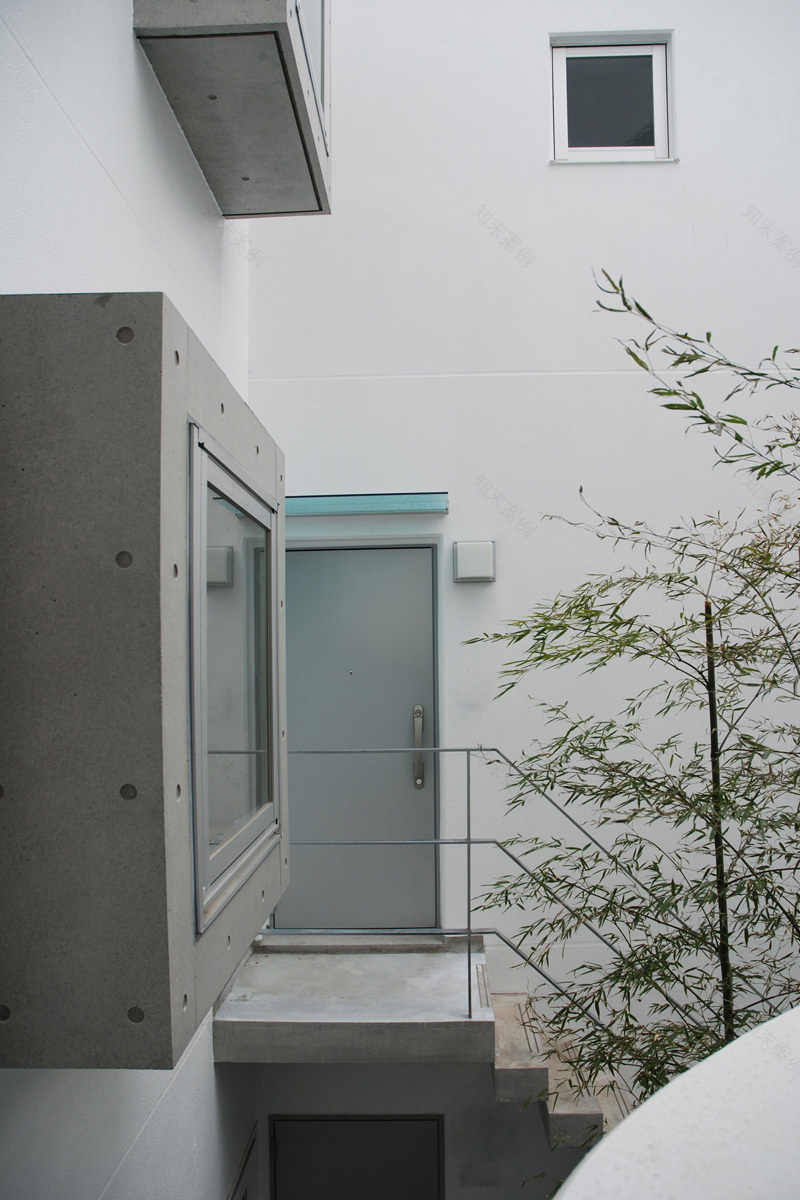 东京绿意盎然的自然住宅-12