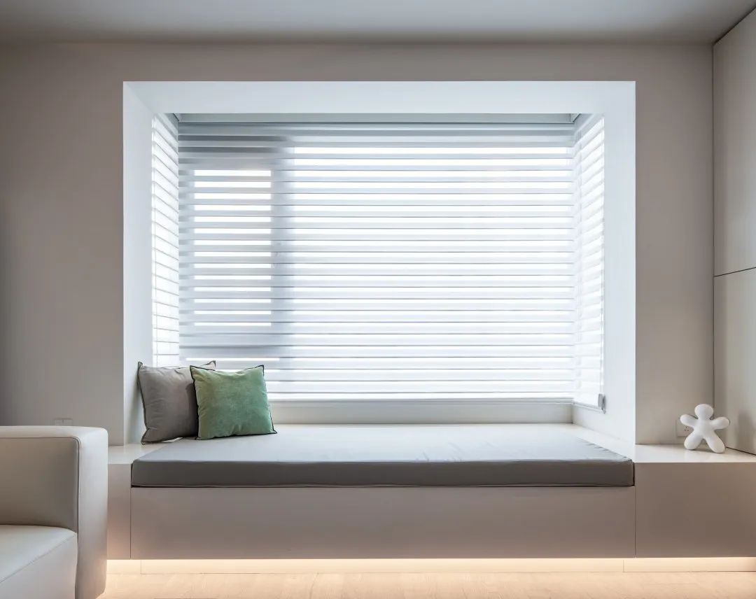 高级灰打造现代客厅的魅力-41