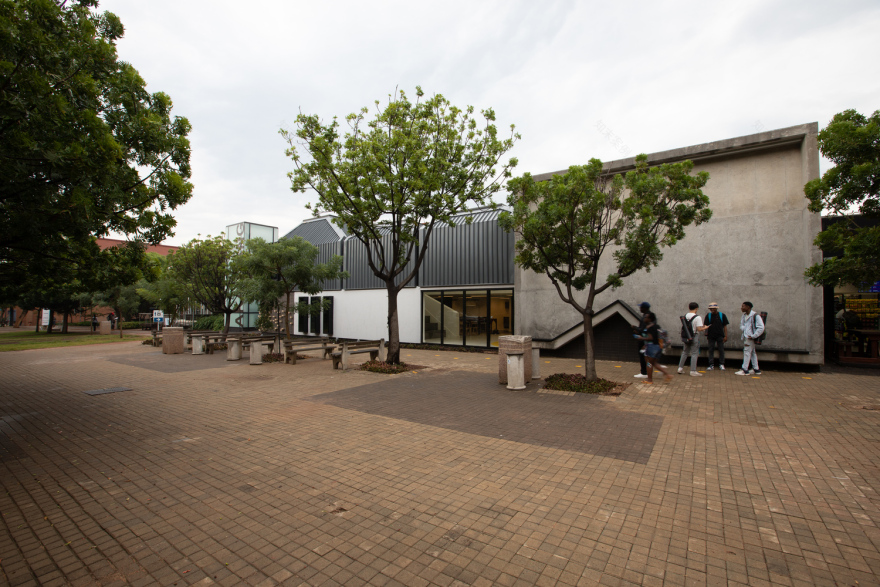 比勒陀利亚大学的哈菲尔德校区 Akanyang 建筑丨南非丨Two Five Five Architects-11