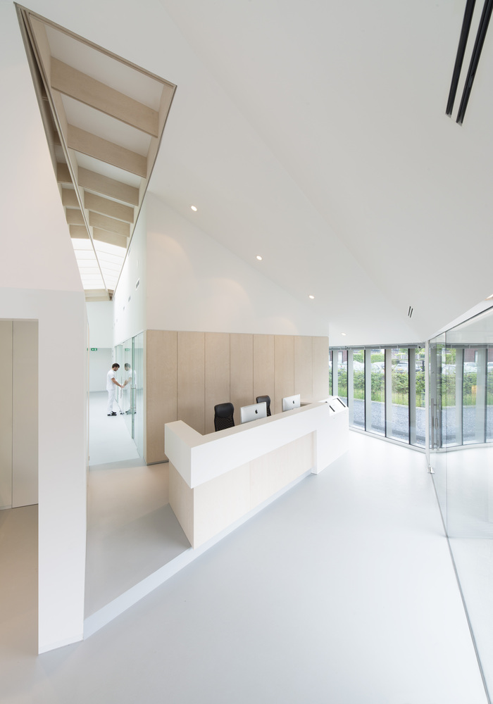 独立雕塑般的正畸诊所-41