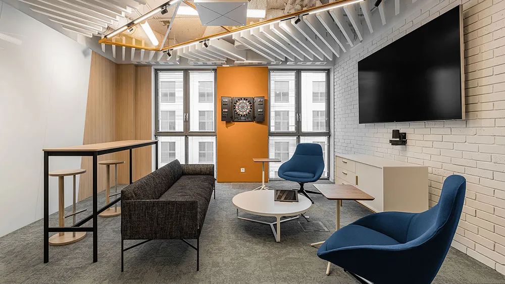 波兰 Autodesk 办公室 | 活力动感金属网演绎现代工业风-28