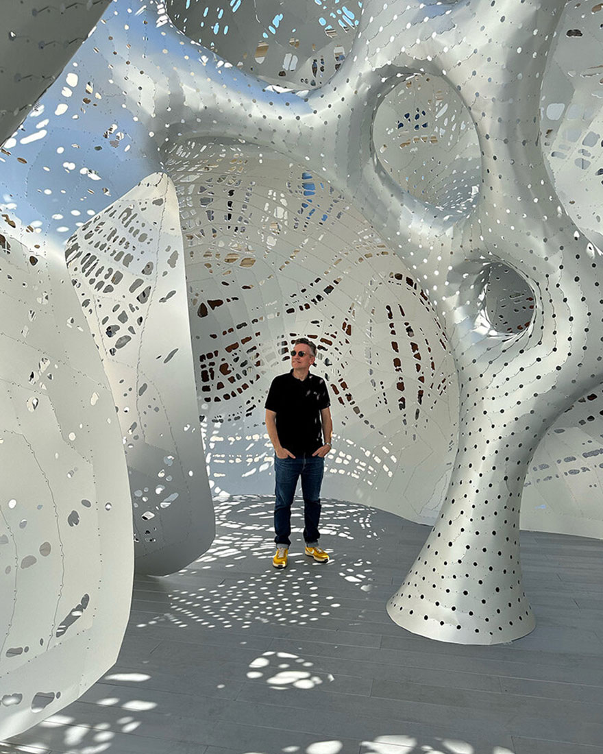 Марк Форнс: архитектура как паззл в инсталляции Louis Vuitton-2