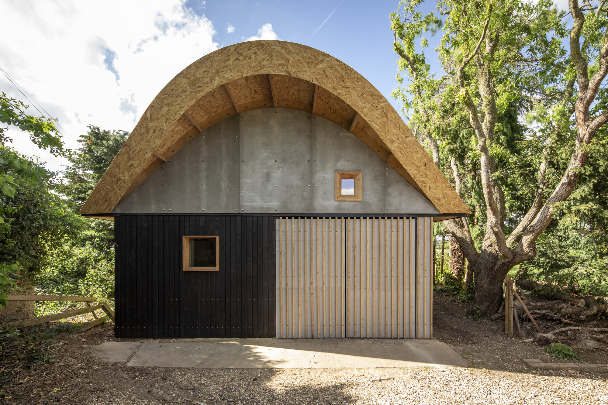 谷仓画廊丨英国丨Boano Prišmontas-35