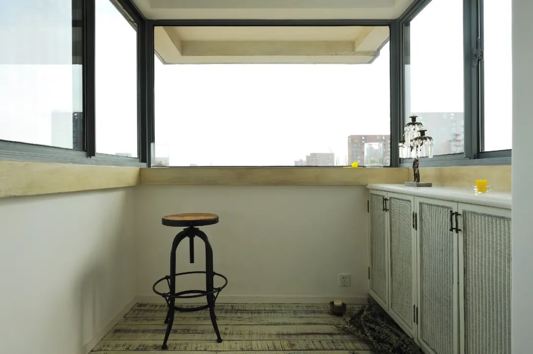 私家花园与收纳吧台的完美结合-14