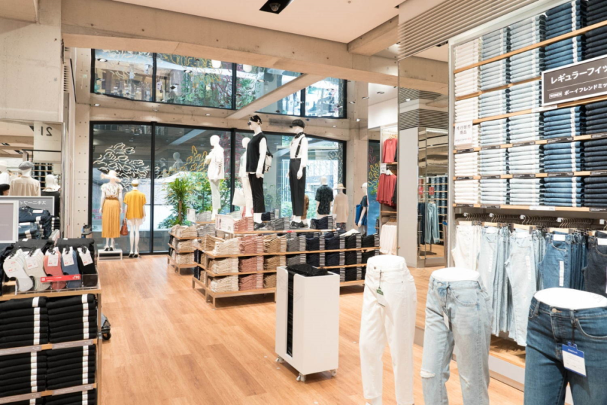 东京优衣库旗舰店,融入城市文化的减法设计-39