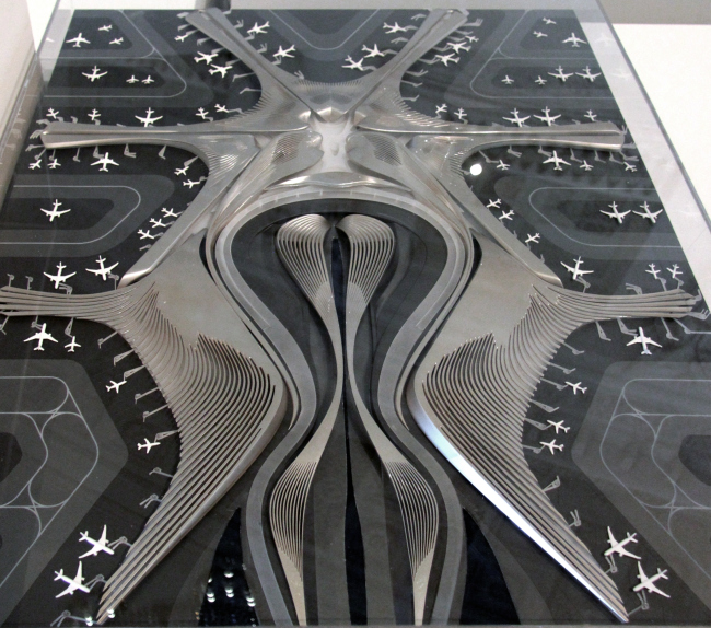 扎哈·哈迪德回顾展丨俄罗斯圣彼得堡丨扎哈·哈迪德事务所-29