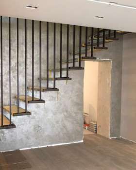 乌克兰住宅壁挂式楼梯定制丨Gradius(Градиус公司)