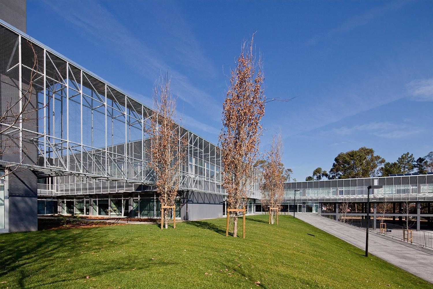 葡萄牙 Lousada 市立中学 | 环保与科技融合的现代教育空间-3