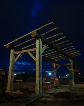 伍德迈泽斜屋顶 shed(可理解为常见的斜顶样式),考虑到 Woodmizer可能是特定品牌名,所以整体为伍德迈泽斜屋顶