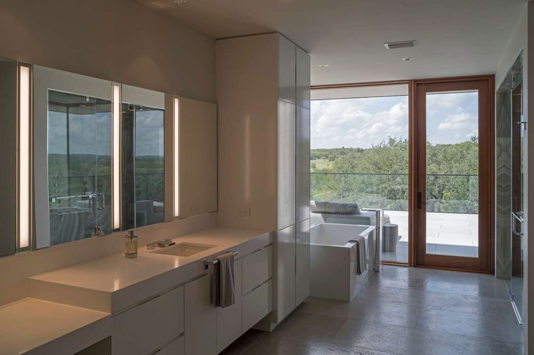 美国德州奥斯汀宽敞的两层住宅设计-10