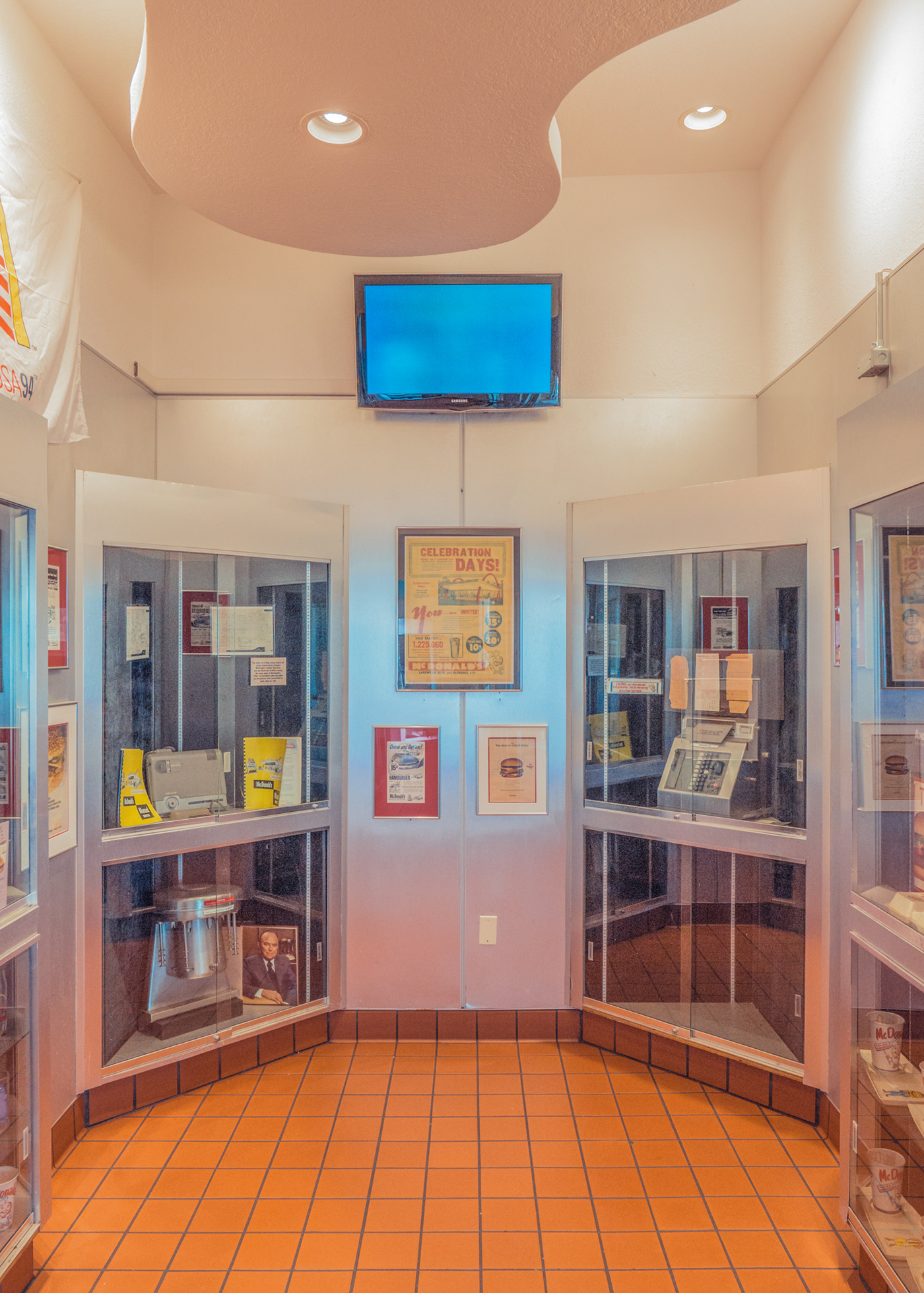 加州 Downey 古老麦当劳餐厅丨Franck Bohbot-7