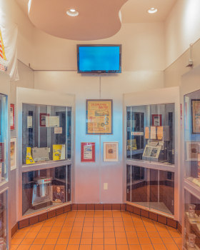 加州 Downey 古老麦当劳餐厅丨Franck Bohbot