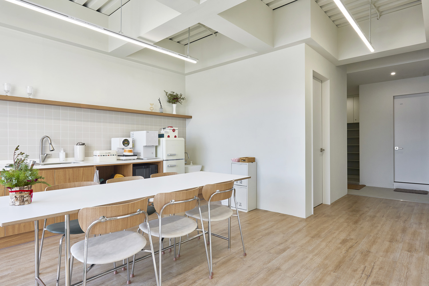 简约白与原木的 67 平亲子公寓-7