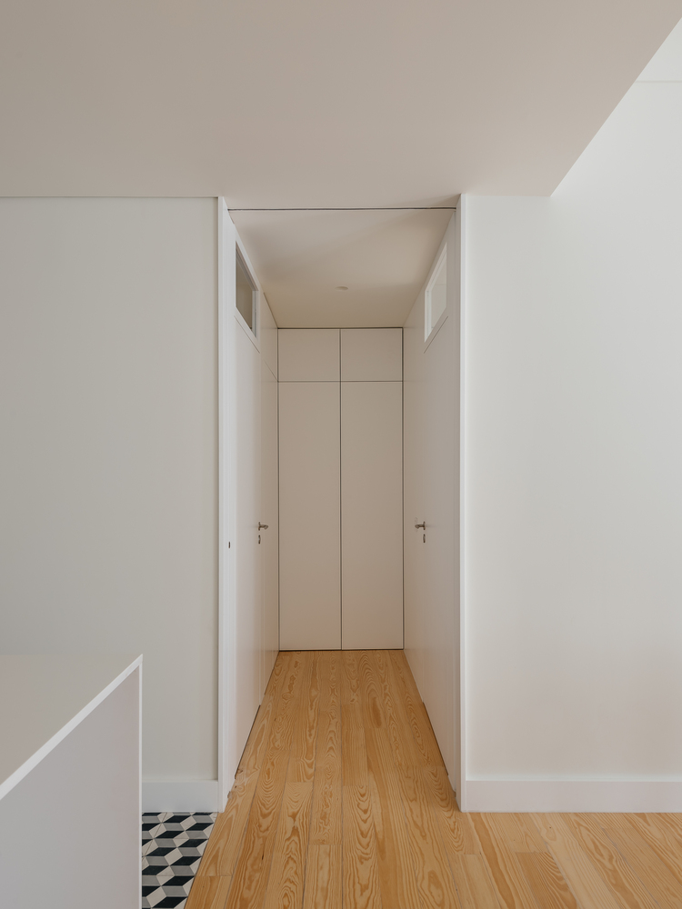 葡萄牙里斯本百年建筑翻新变身时尚住宅-51