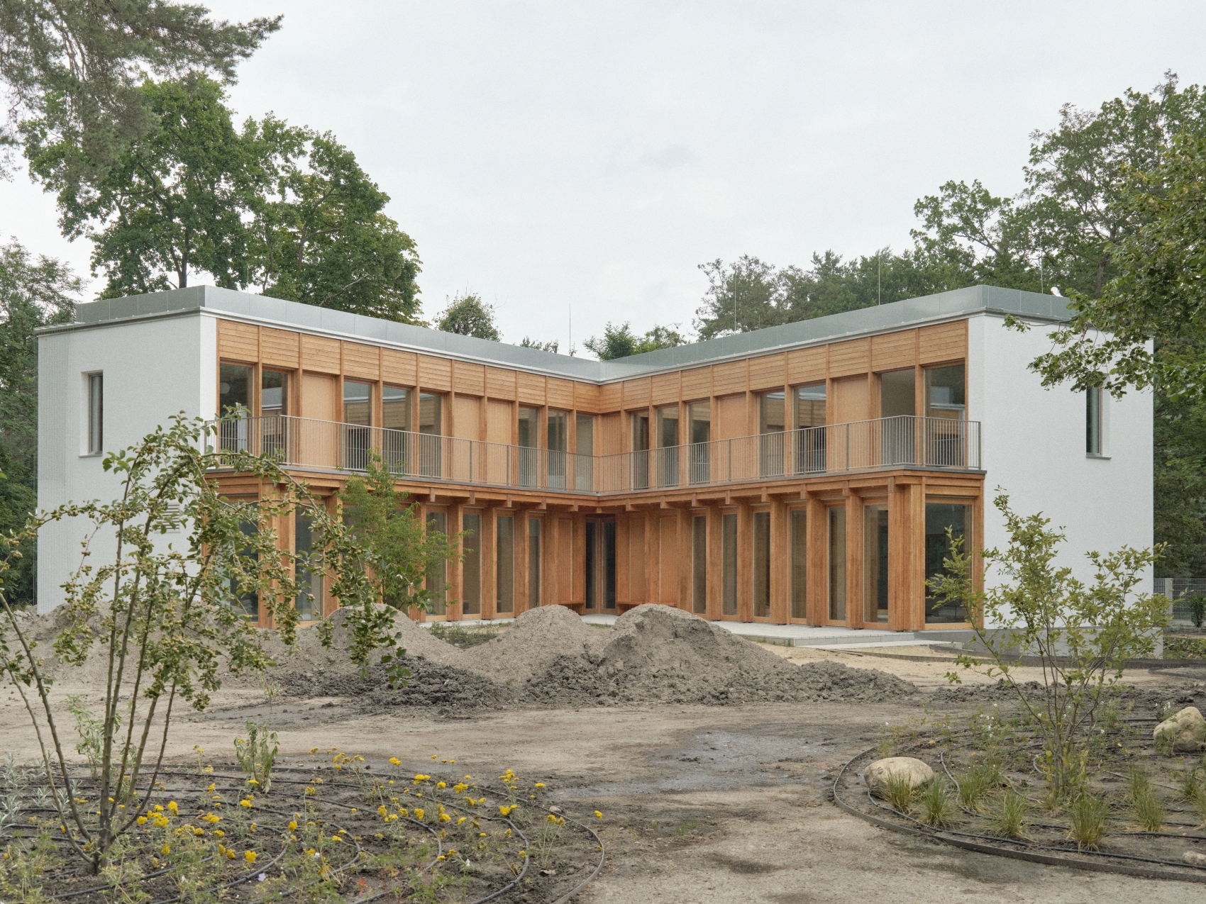 Konstancin带泳池的现代住宅丨波兰华沙丨Ewa Kaszuba-10