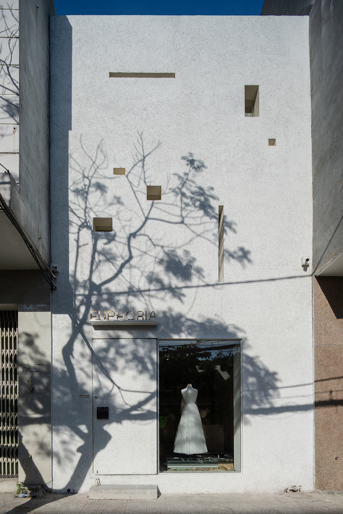 越南 Da Nang Euphoria Bridal Gallery 时尚婚纱店设计-36